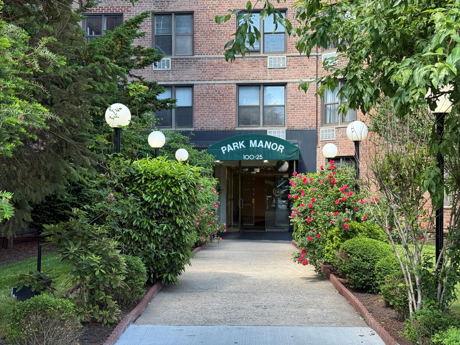 #10 photo, 100-25 QUEENS Boulevard, クイーンズ区 Rego Park , NY 11375