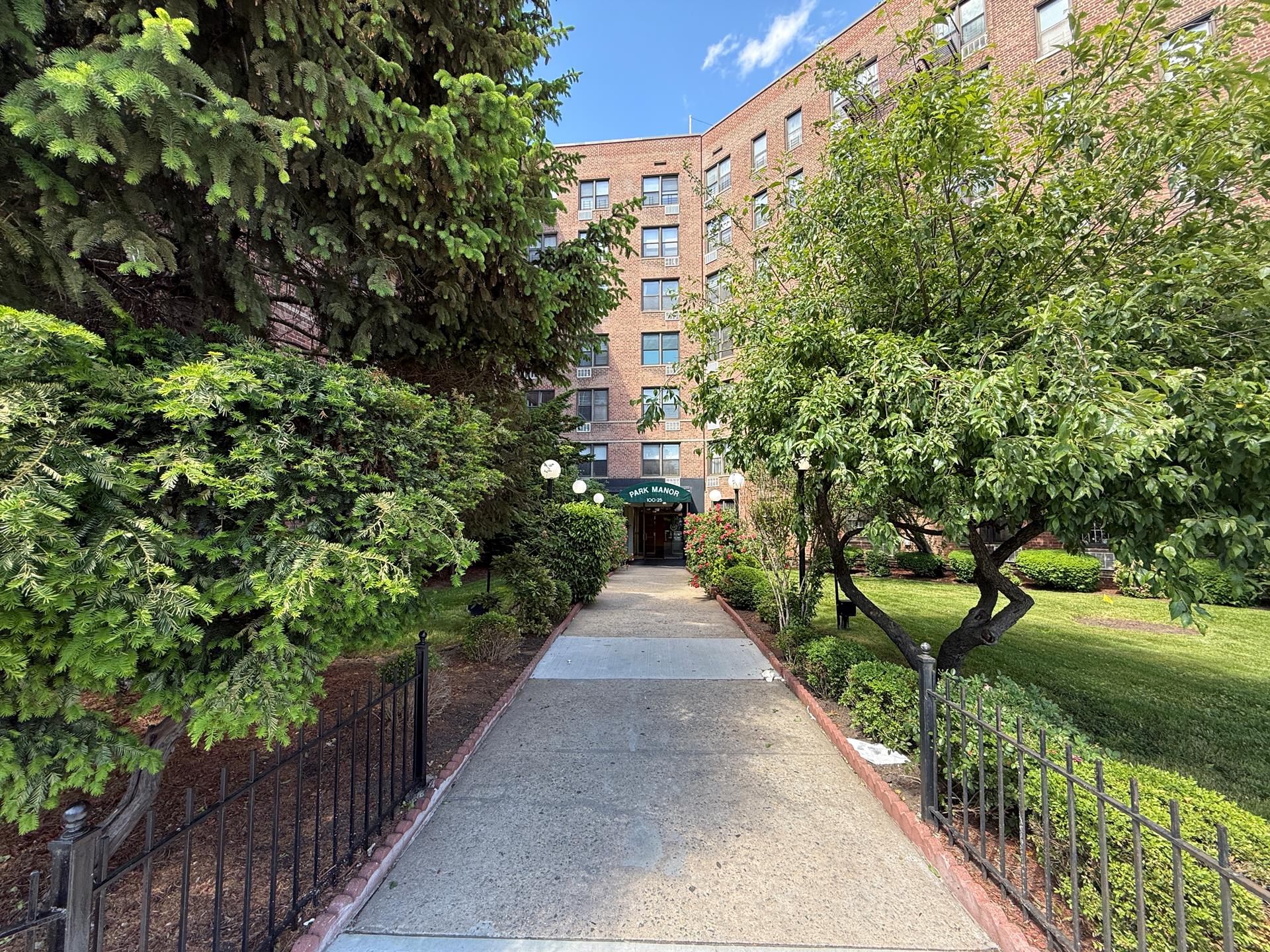 #8 photo, 100-25 QUEENS Boulevard, クイーンズ区 Rego Park , NY 11375