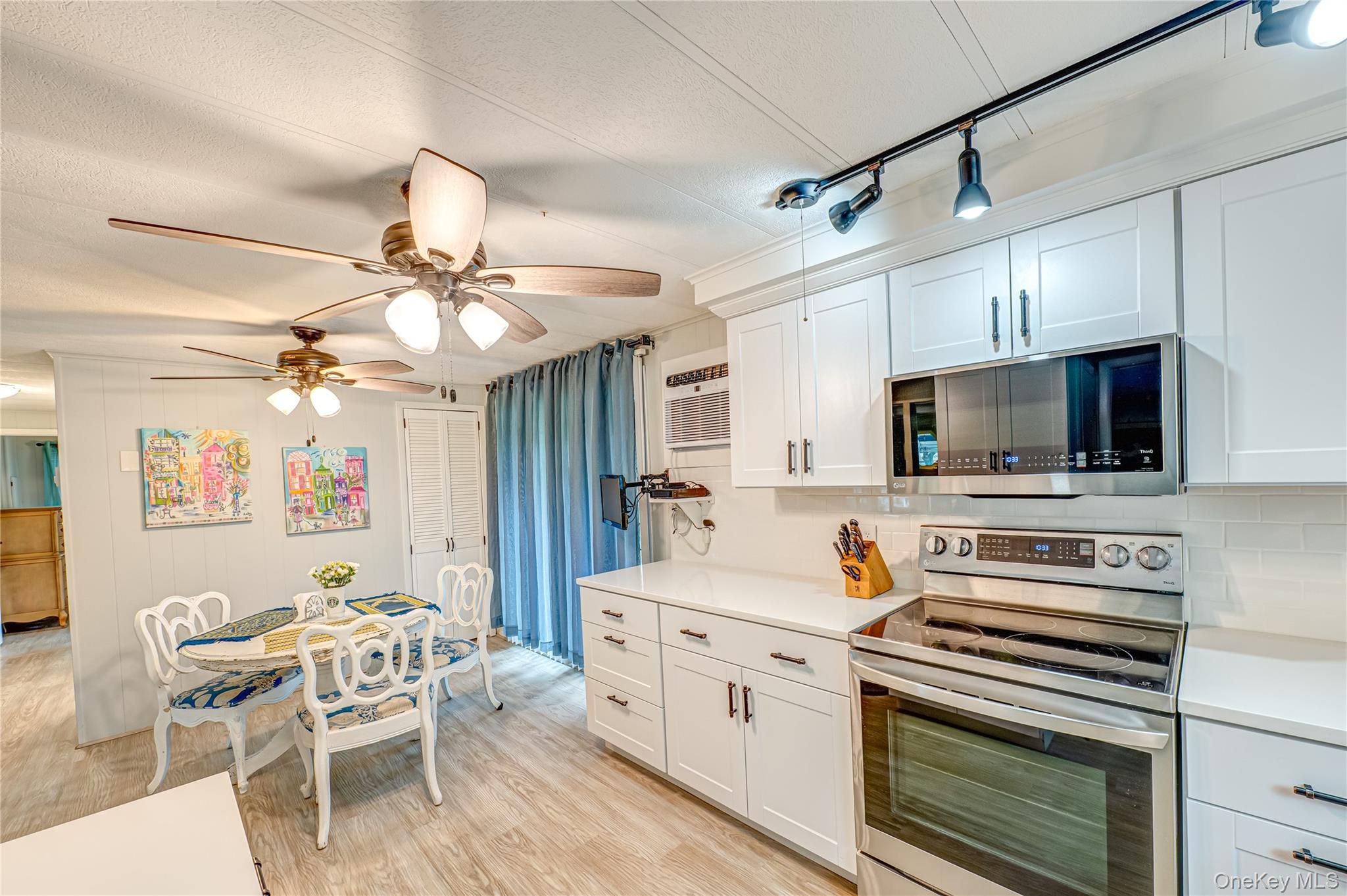 #7 photo, 21 Limetree Drive, サフォーク郡 Manorville , NY 11949