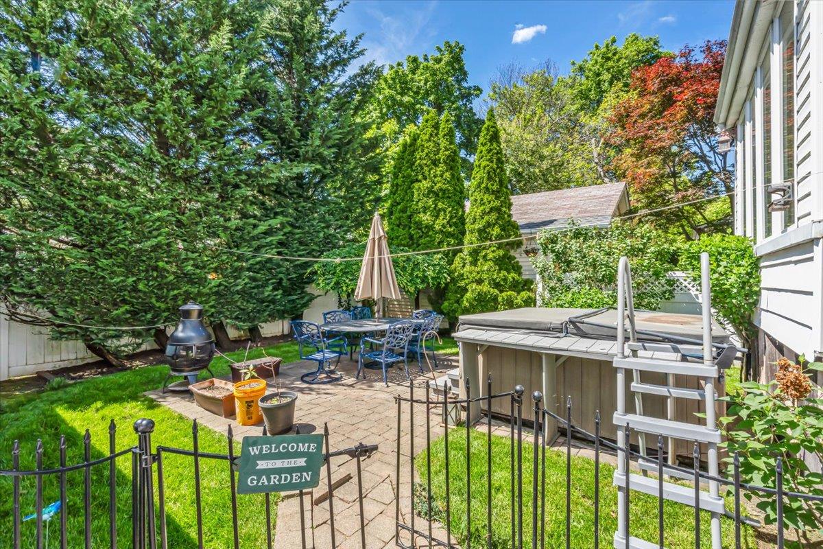 #17 photo, 321 Rolling Street, ناسو Malverne , NY 11565