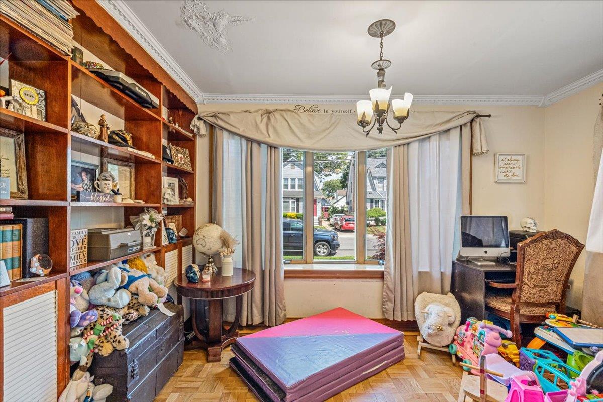 #9 photo, 321 Rolling Street, ناسو Malverne , NY 11565