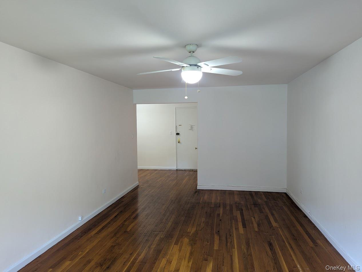 #11 photo, 94-31 59 Ave, クイーンズ区 Elmhurst , NY 11373