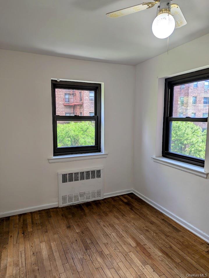 #16 photo, 94-31 59 Ave, クイーンズ区 Elmhurst , NY 11373