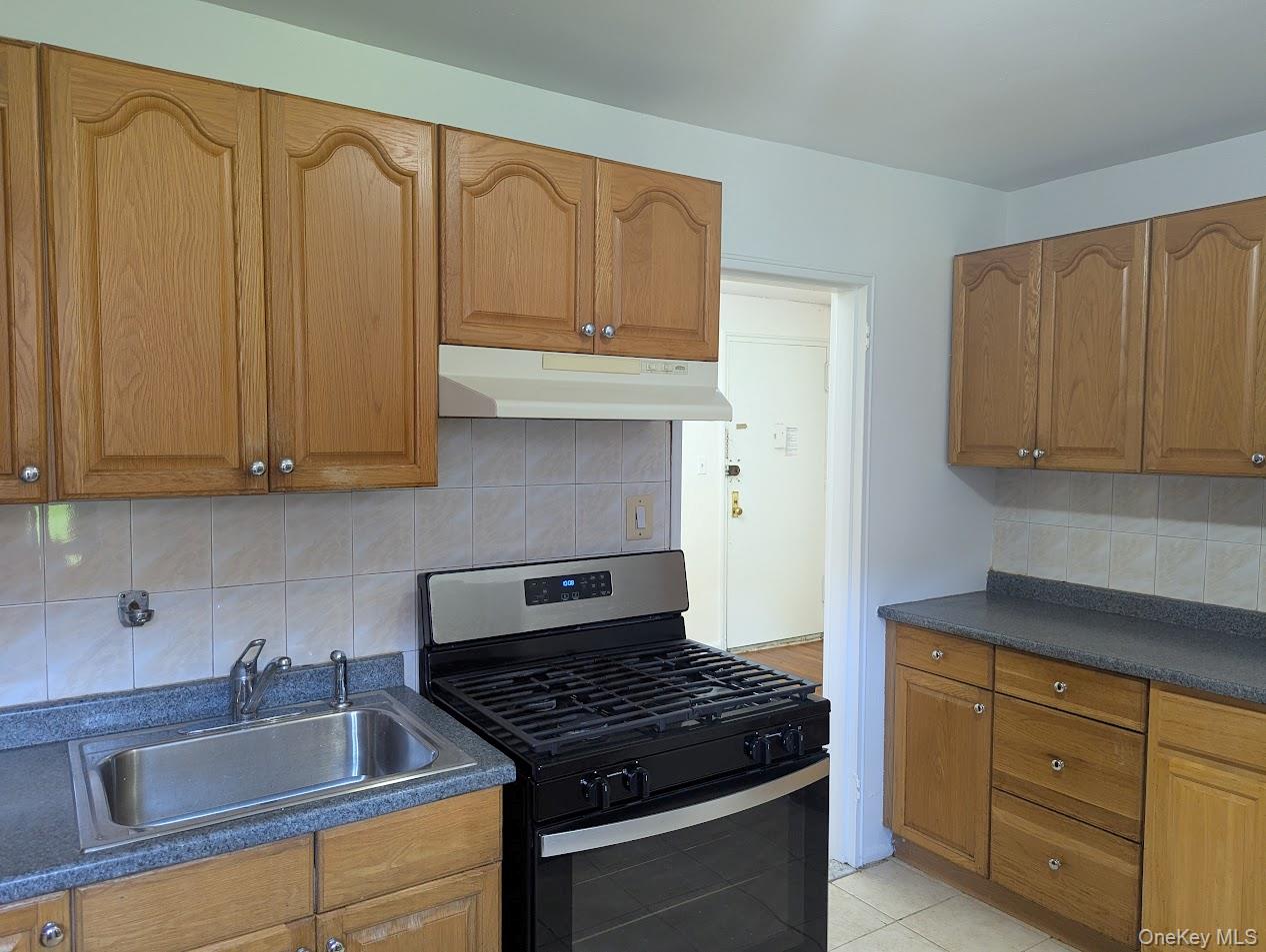 #19 photo, 94-31 59 Ave, クイーンズ区 Elmhurst , NY 11373