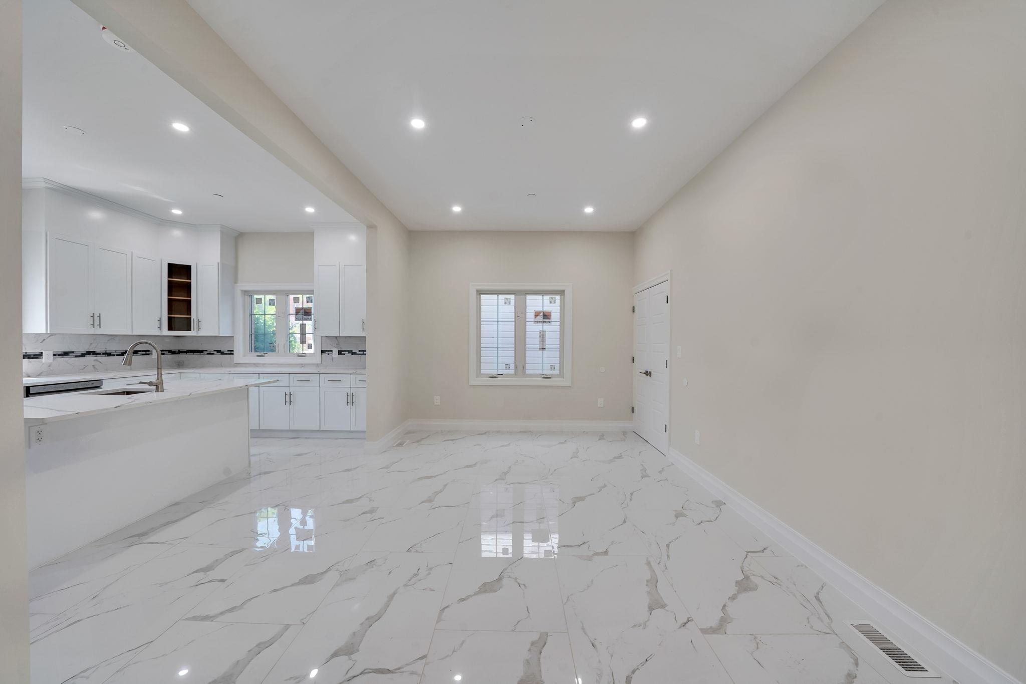 #16 photo, 261-16 E Williston Avenue, كوينز Floral Park , NY 1001