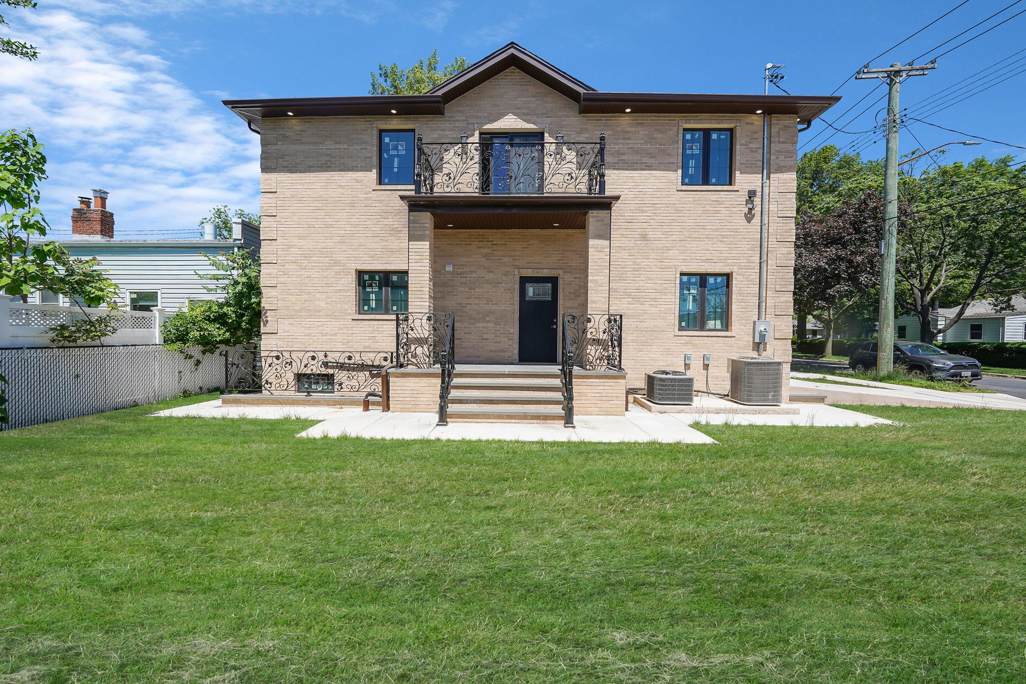 #2 photo, 261-16 E Williston Avenue, كوينز Floral Park , NY 1001