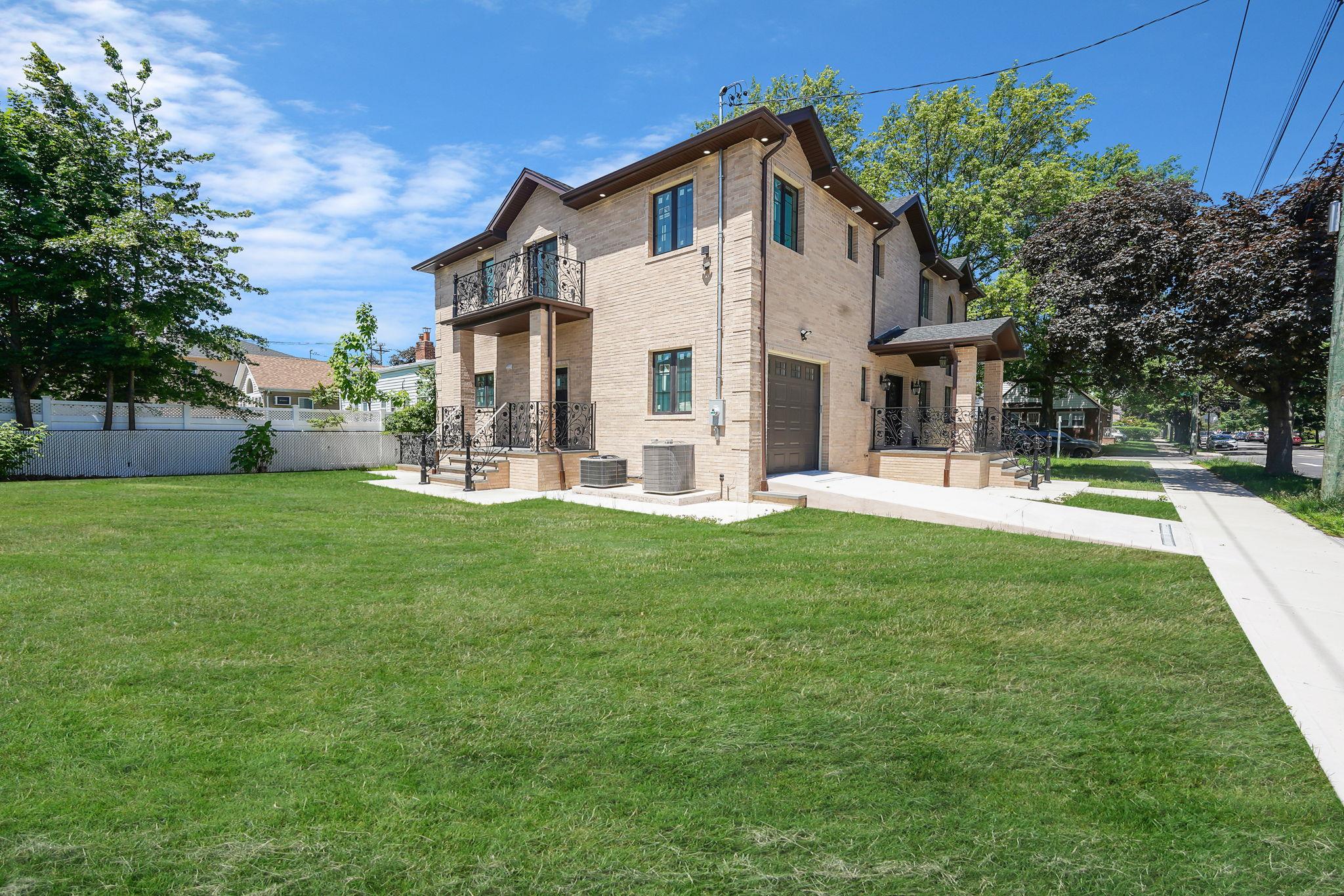 #3 photo, 261-16 E Williston Avenue, كوينز Floral Park , NY 1001