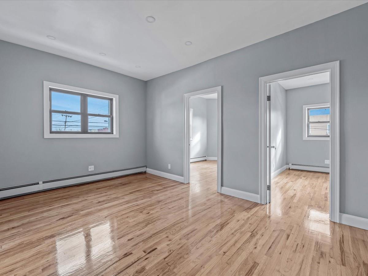 #10 photo, 125-19 111th Ave, クイーンズ区 South Ozone Park , NY 11420