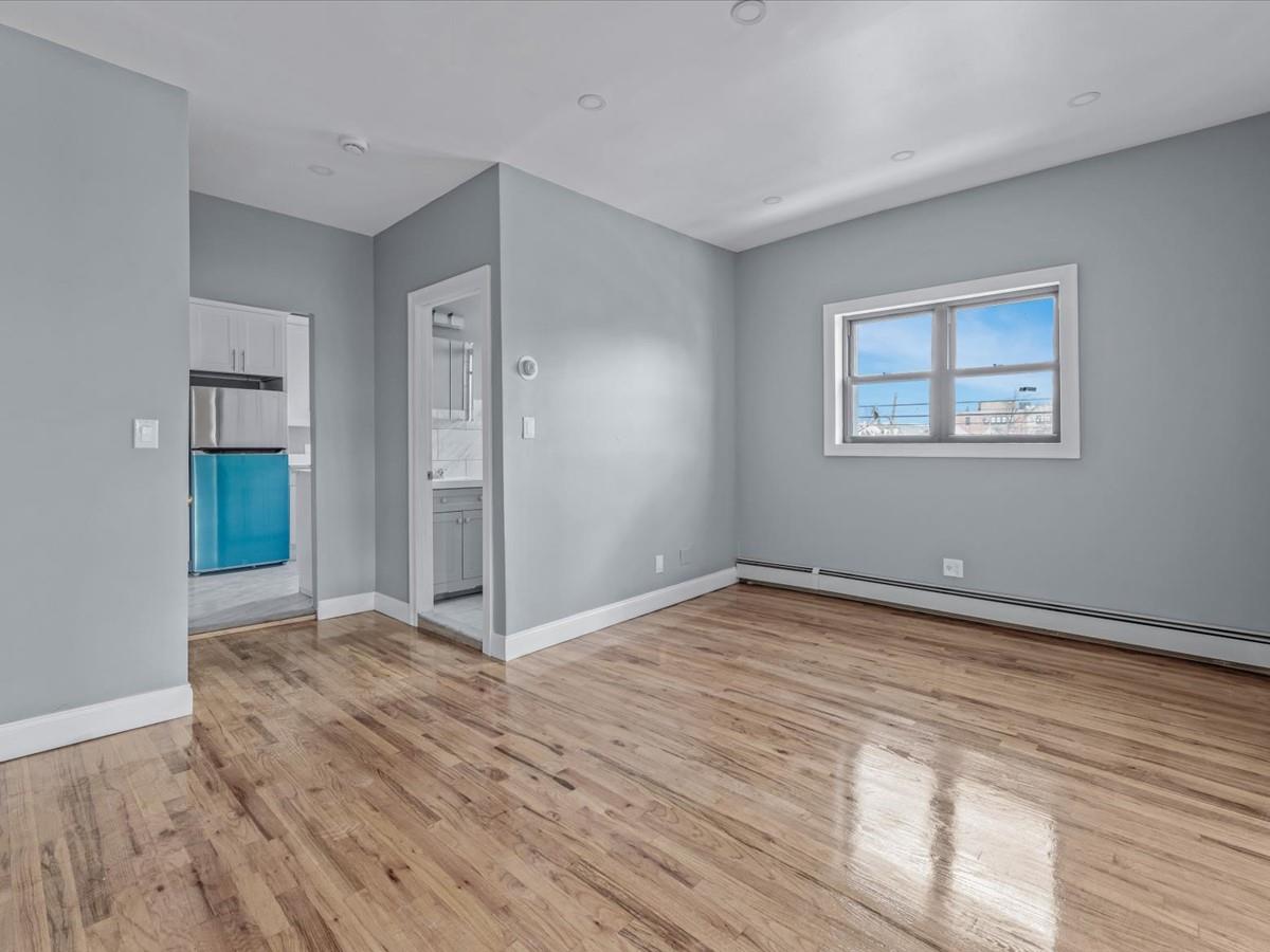 #11 photo, 125-19 111th Ave, クイーンズ区 South Ozone Park , NY 11420