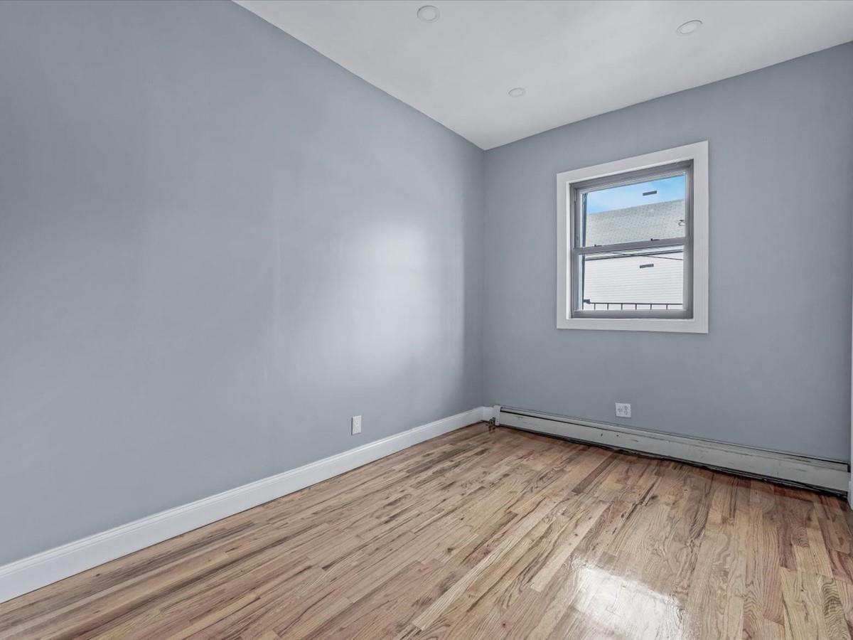 #9 photo, 125-19 111th Ave, クイーンズ区 South Ozone Park , NY 11420