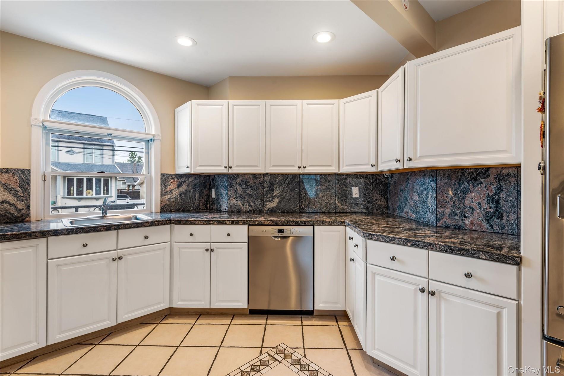 #11 photo, 16140 98th Street, クイーンズ区 Howard Beach , NY 11414