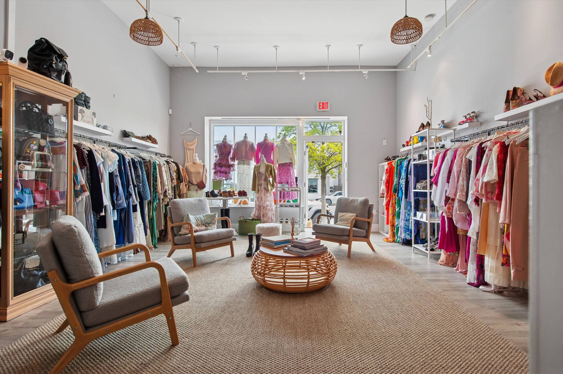 #10 photo, 1-15 Hill St, サフォーク郡 Southampton , NY 11968