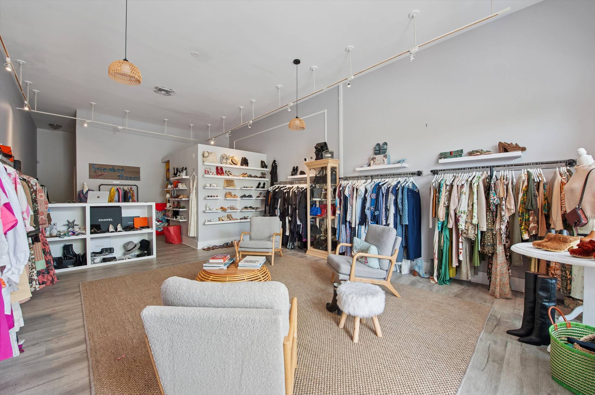 #13 photo, 1-15 Hill St, サフォーク郡 Southampton , NY 11968