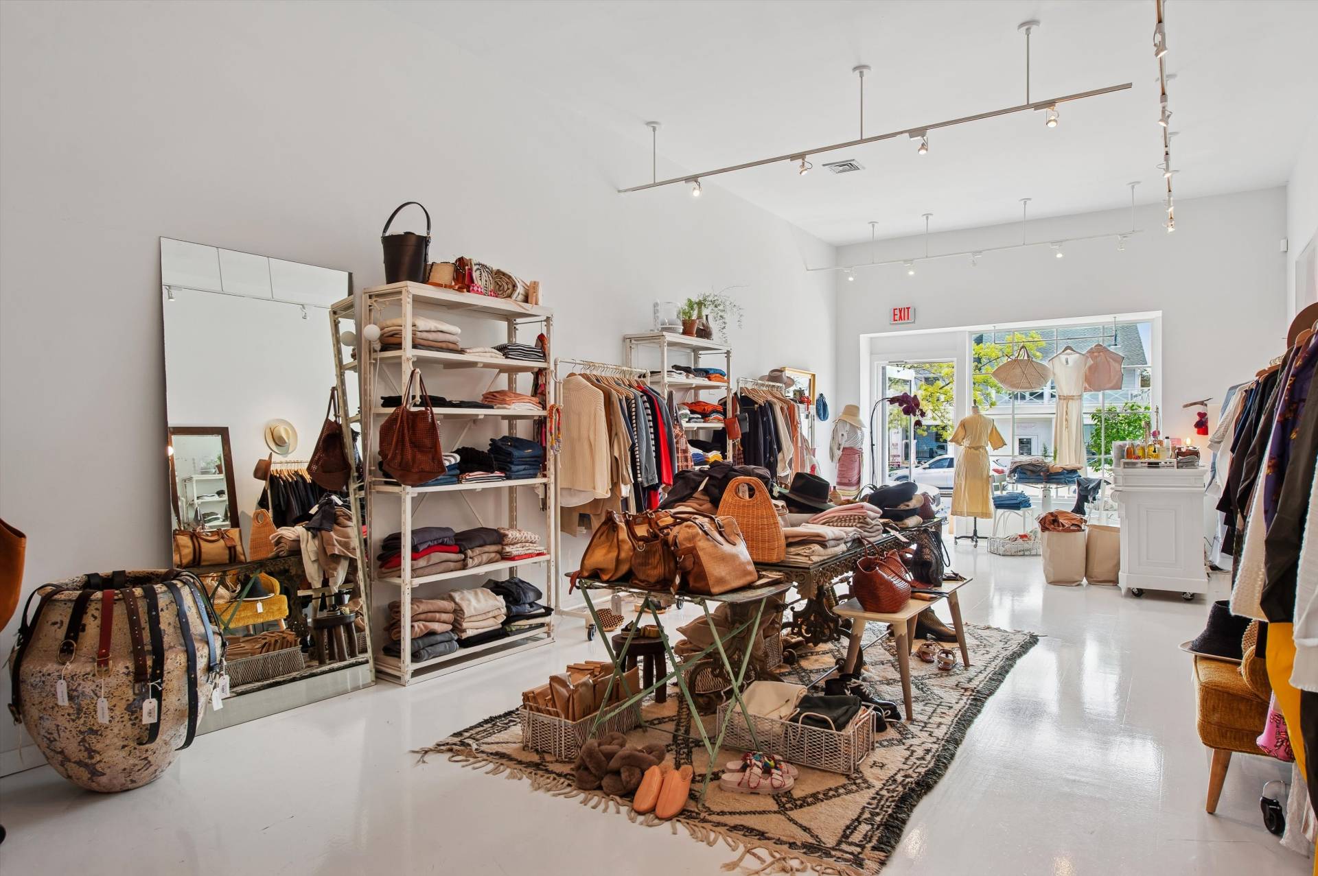 #14 photo, 1-15 Hill St, サフォーク郡 Southampton , NY 11968