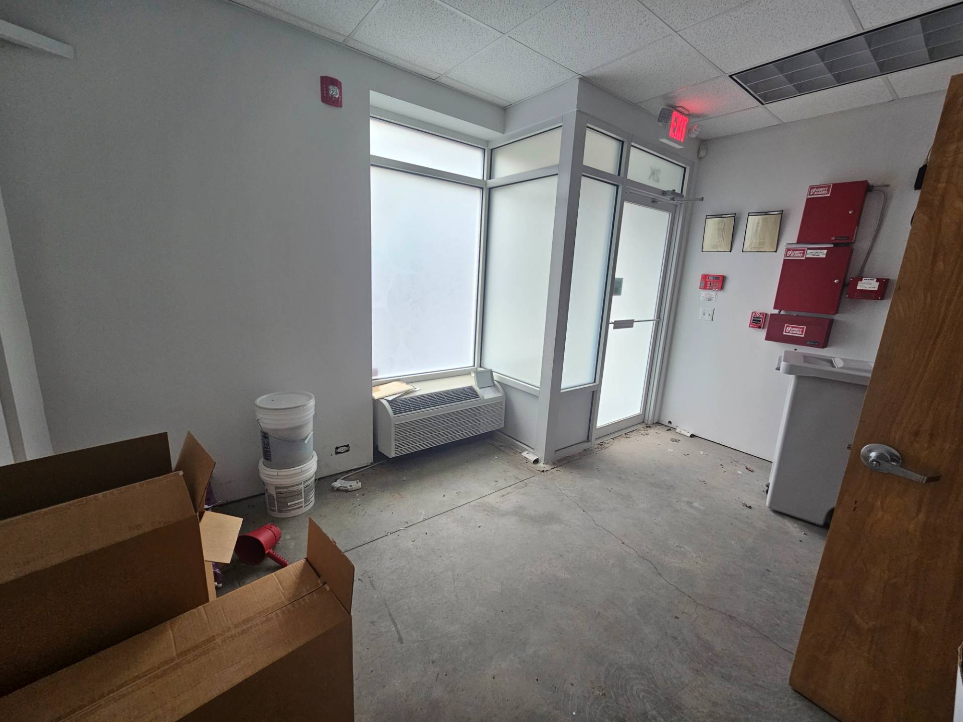 #8 photo, 1 Leecon Ct, サフォーク郡 Southampton , NY 11968