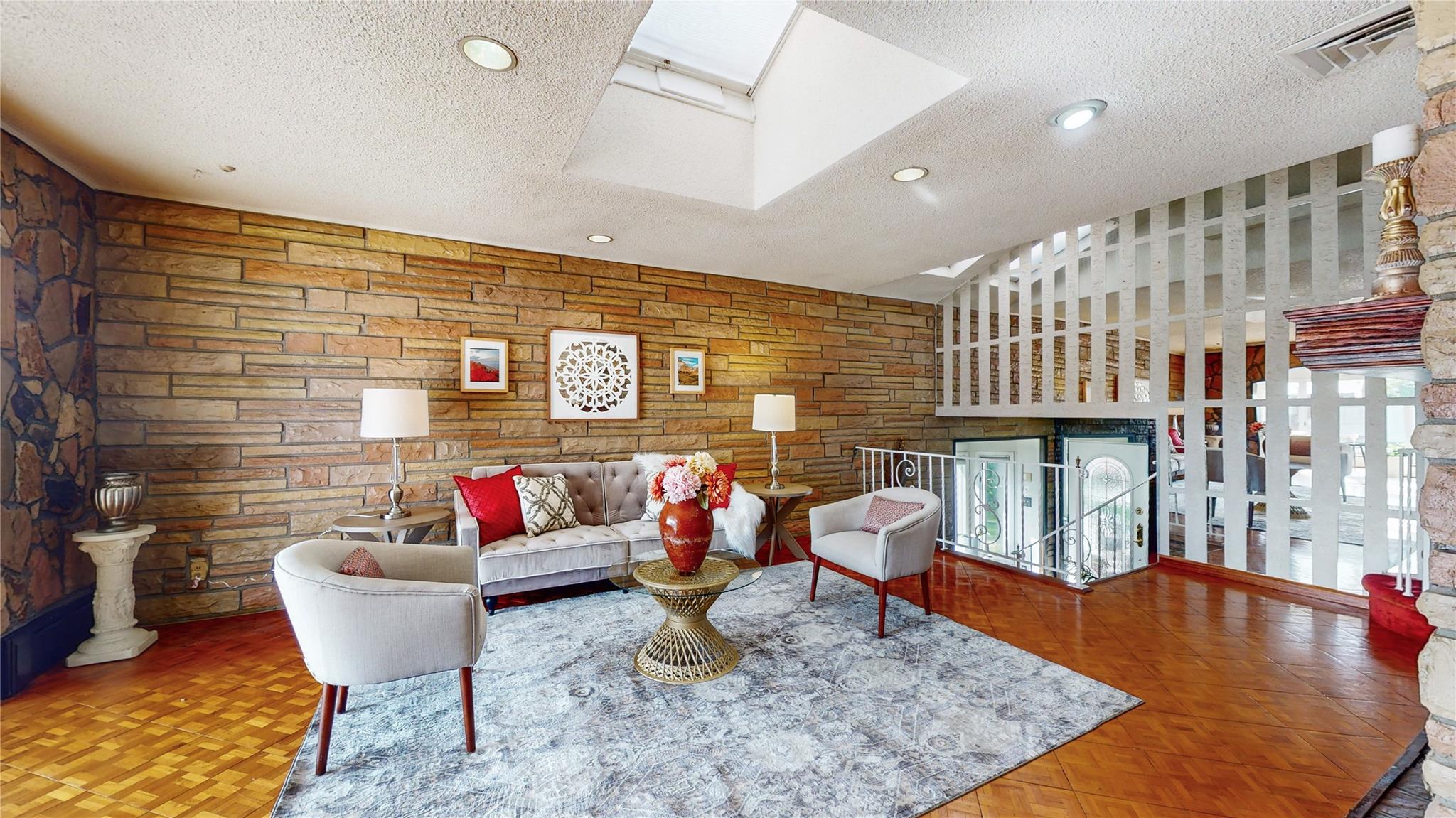 #4 photo, 52-04 Redfield Street, クイーンズ区 Douglaston , NY 11362