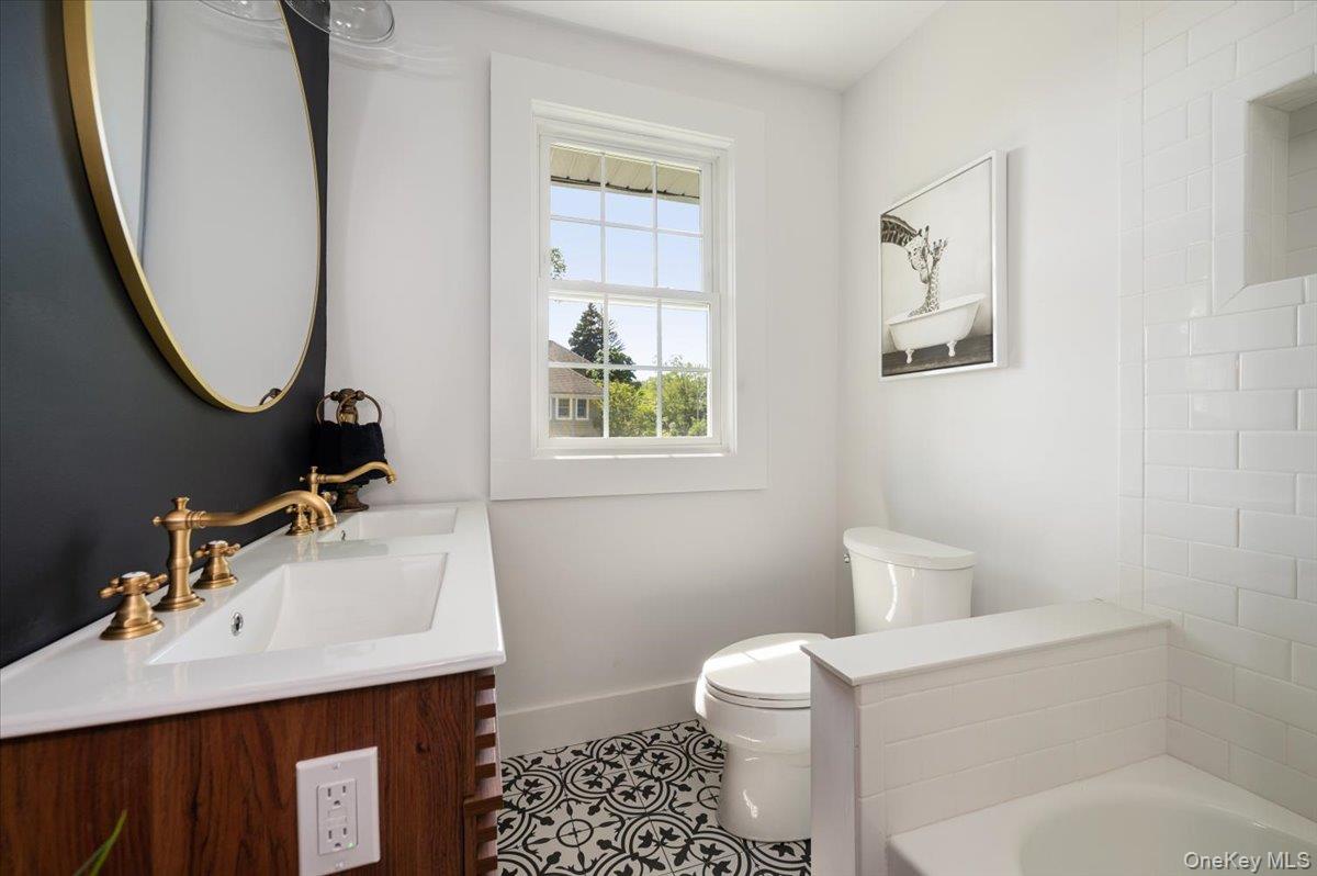 #15 photo, 16 Lamarcus Avenue, ナッソー郡 Glen Cove , NY 11542