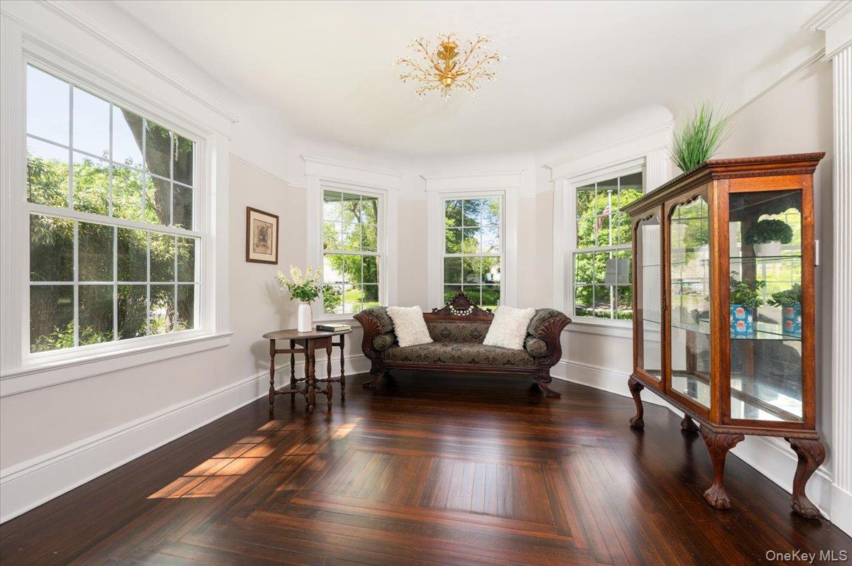 #8 photo, 16 Lamarcus Avenue, ナッソー郡 Glen Cove , NY 11542