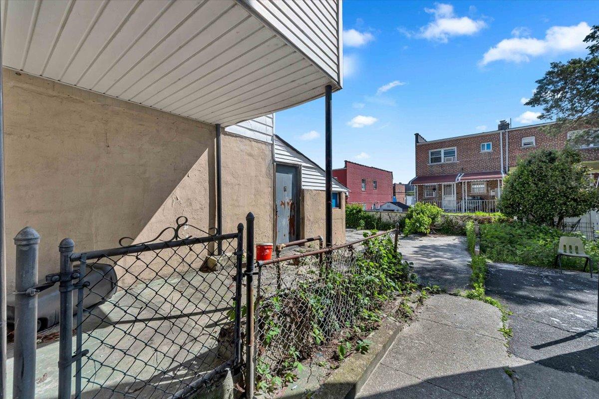 #11 photo, 3038 Tiemann Avenue, 布朗士 Bronx , NY 10469