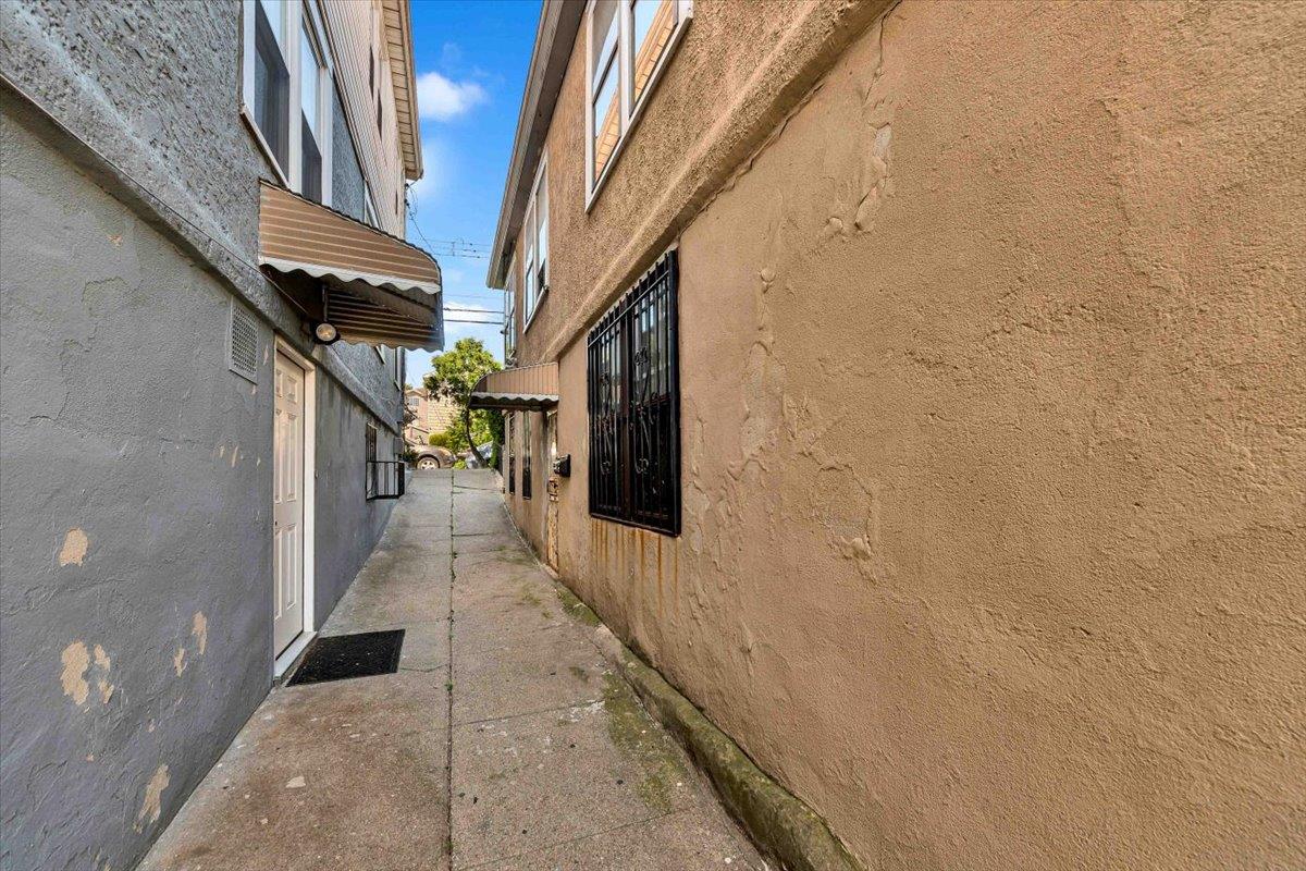 #12 photo, 3038 Tiemann Avenue, 布朗士 Bronx , NY 10469