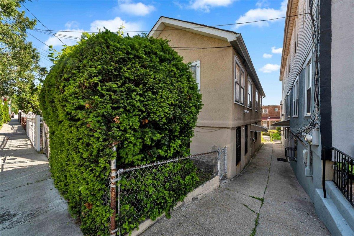 #14 photo, 3038 Tiemann Avenue, 布朗士 Bronx , NY 10469