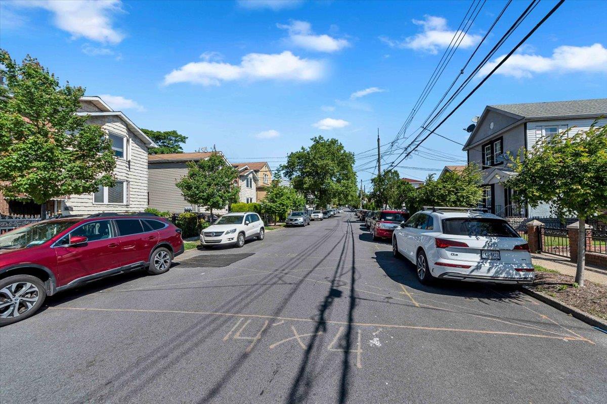 #15 photo, 3038 Tiemann Avenue, 布朗士 Bronx , NY 10469