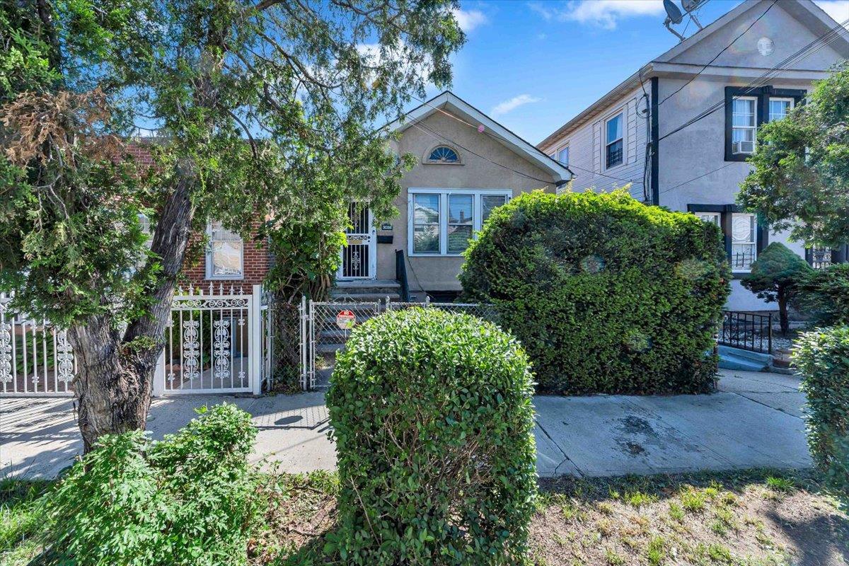 #2 photo, 3038 Tiemann Avenue, 布朗士 Bronx , NY 10469