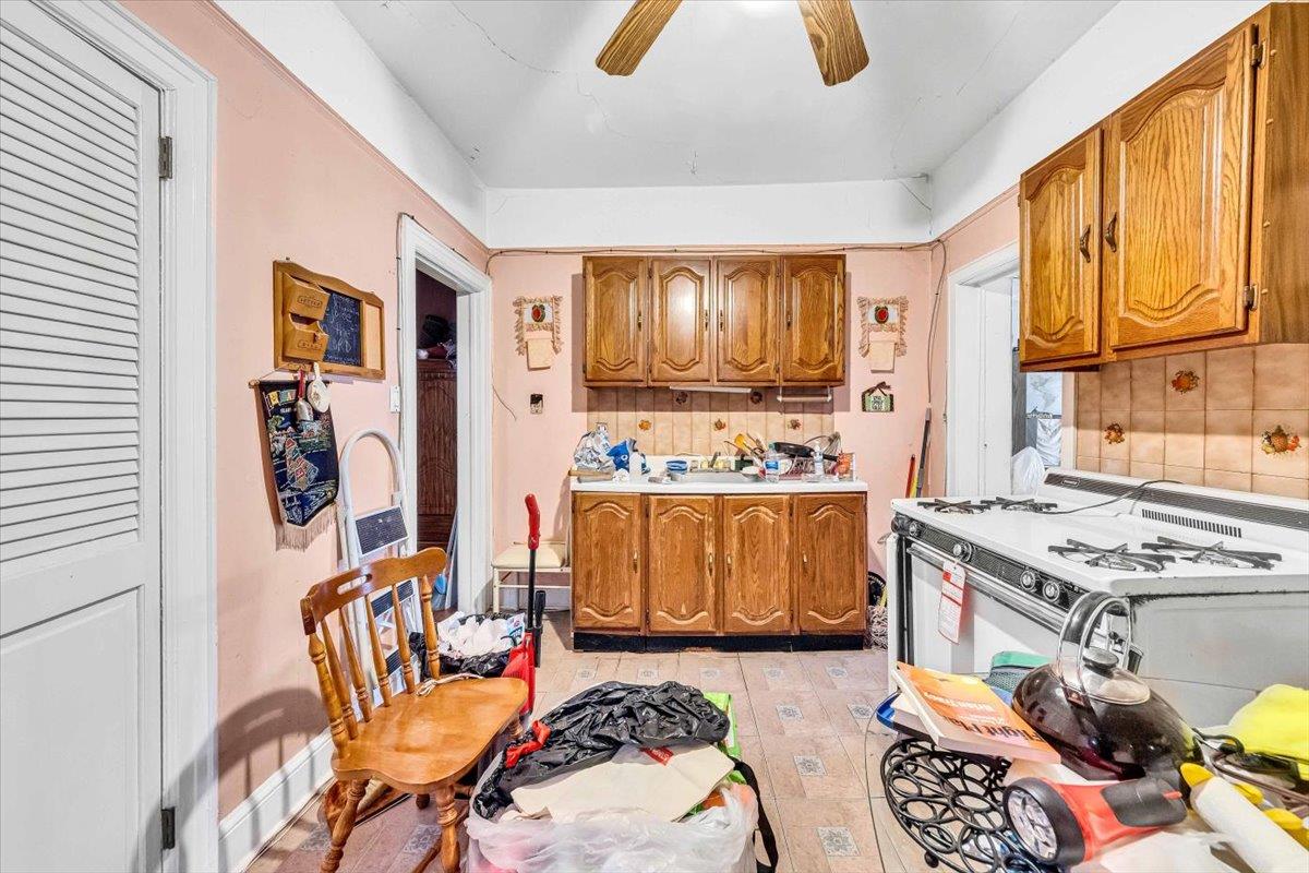 #7 photo, 3038 Tiemann Avenue, 布朗士 Bronx , NY 10469