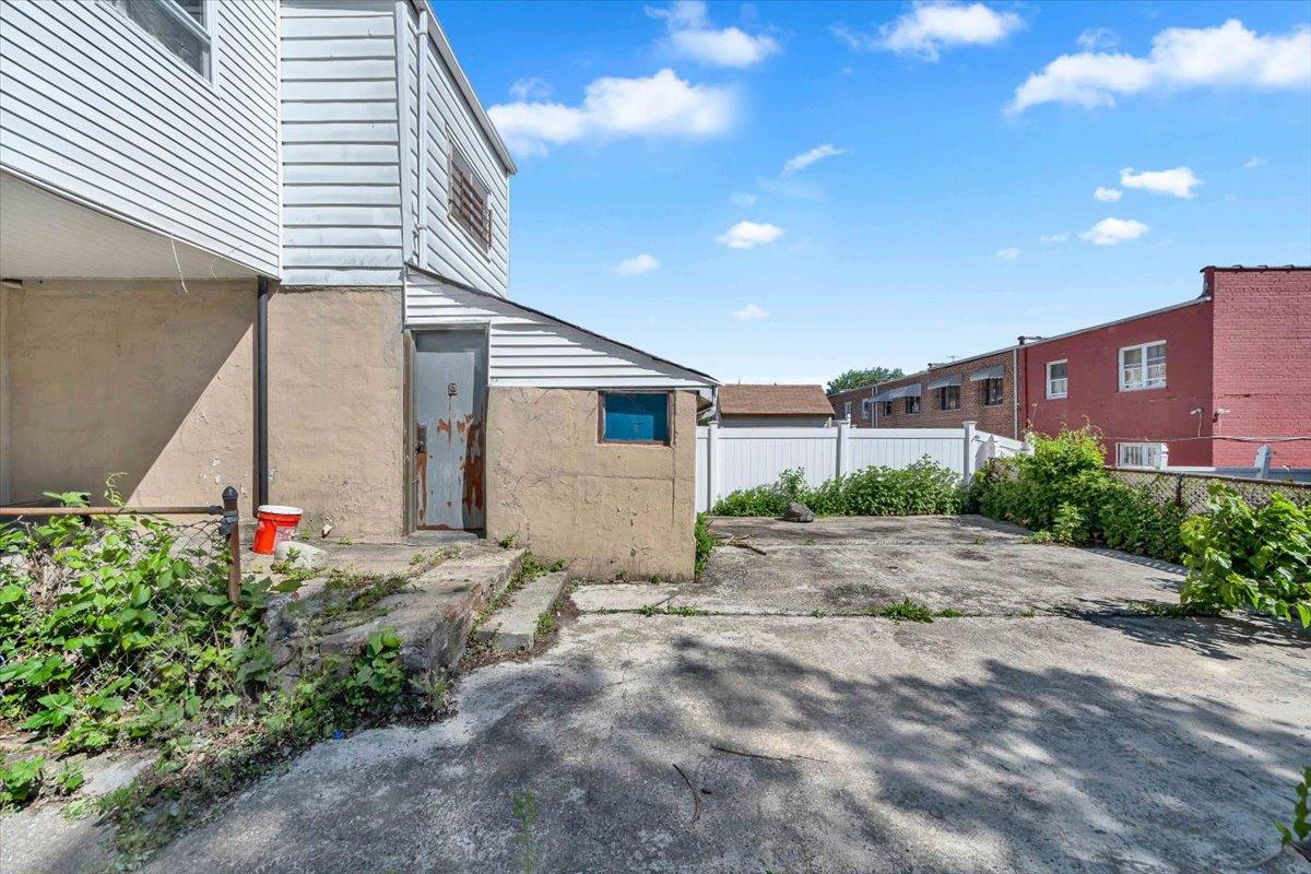 #9 photo, 3038 Tiemann Avenue, 布朗士 Bronx , NY 10469