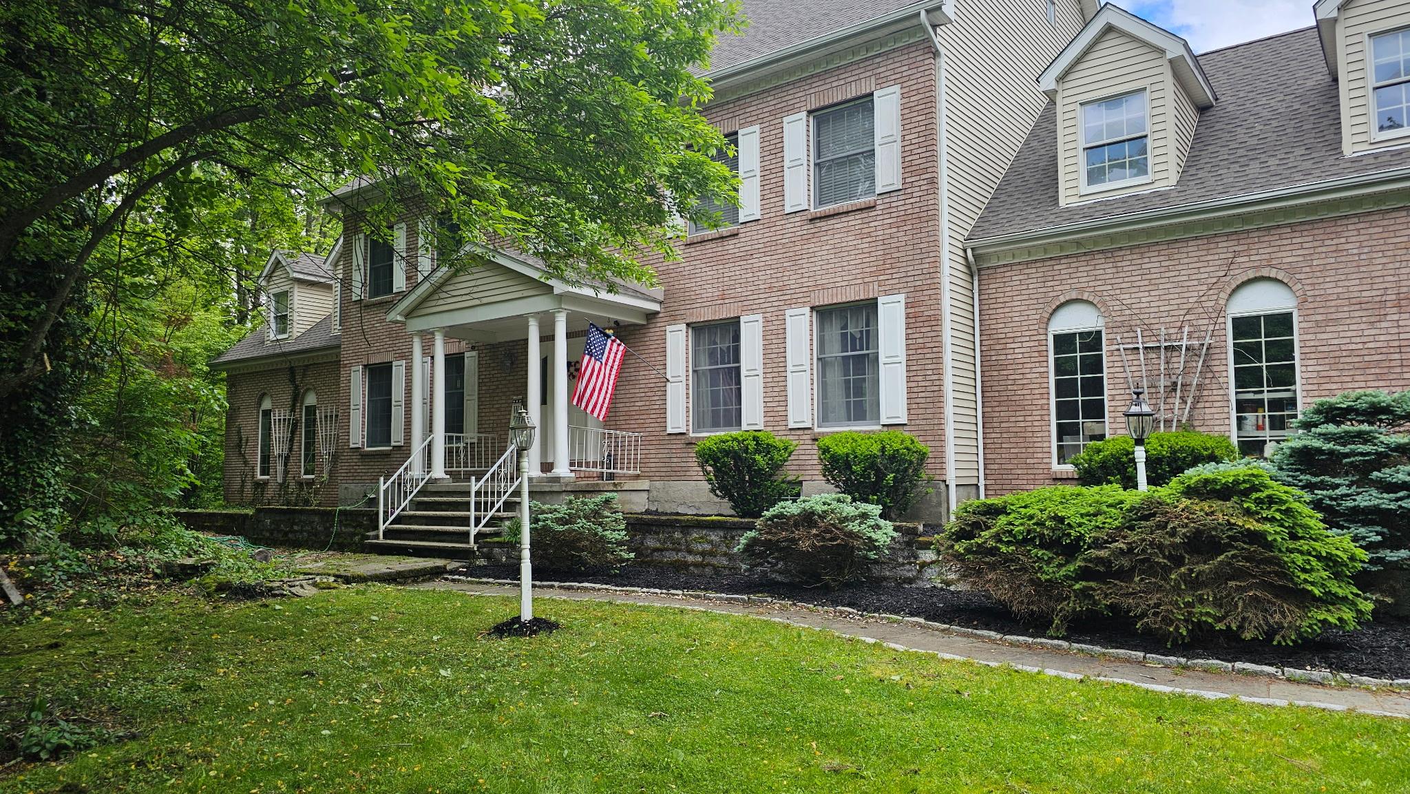 #2 photo, 17 Stonegate Drive, Hyde Park , NY 12538