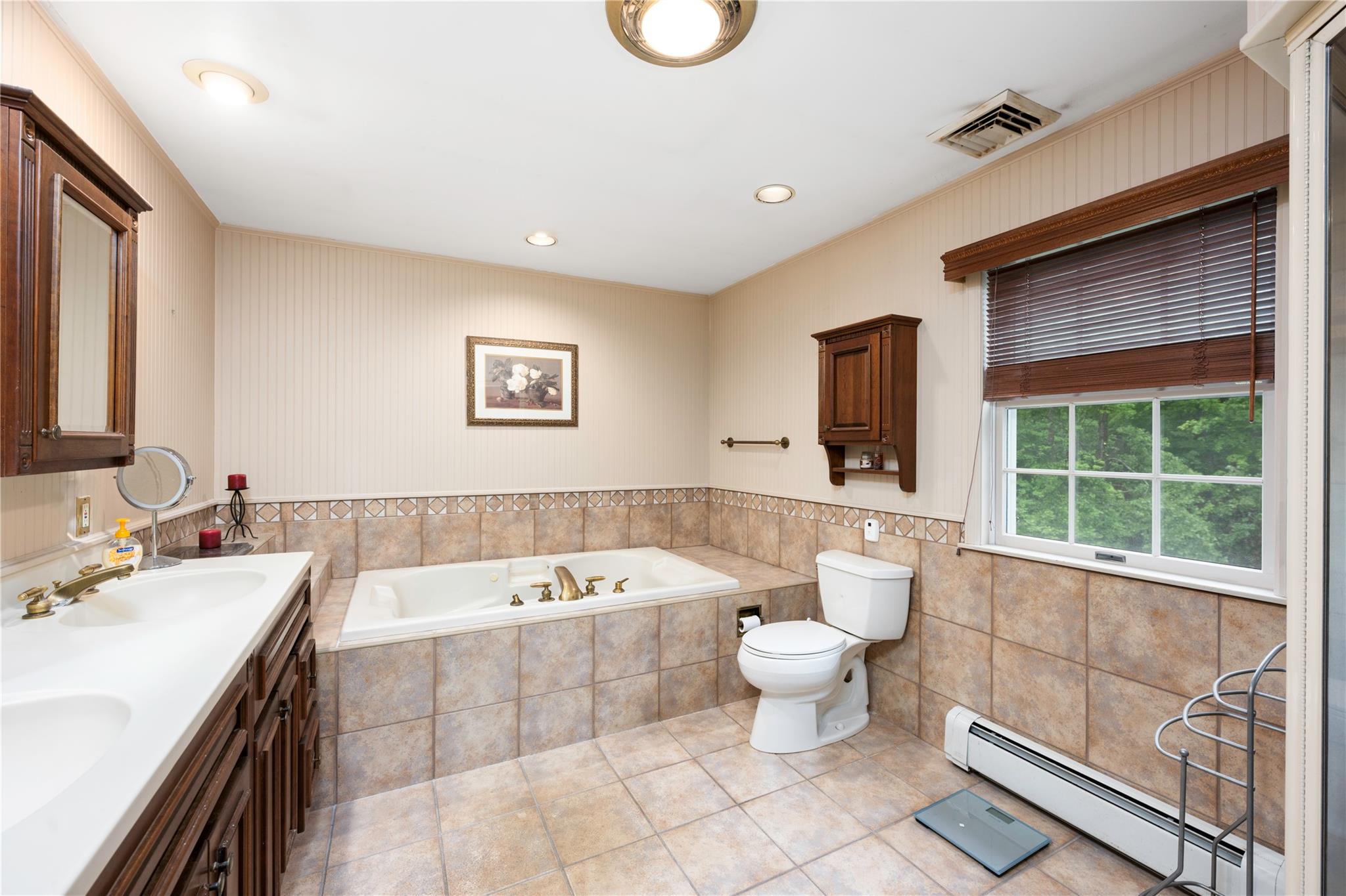 #20 photo, 17 Stonegate Drive, Hyde Park , NY 12538