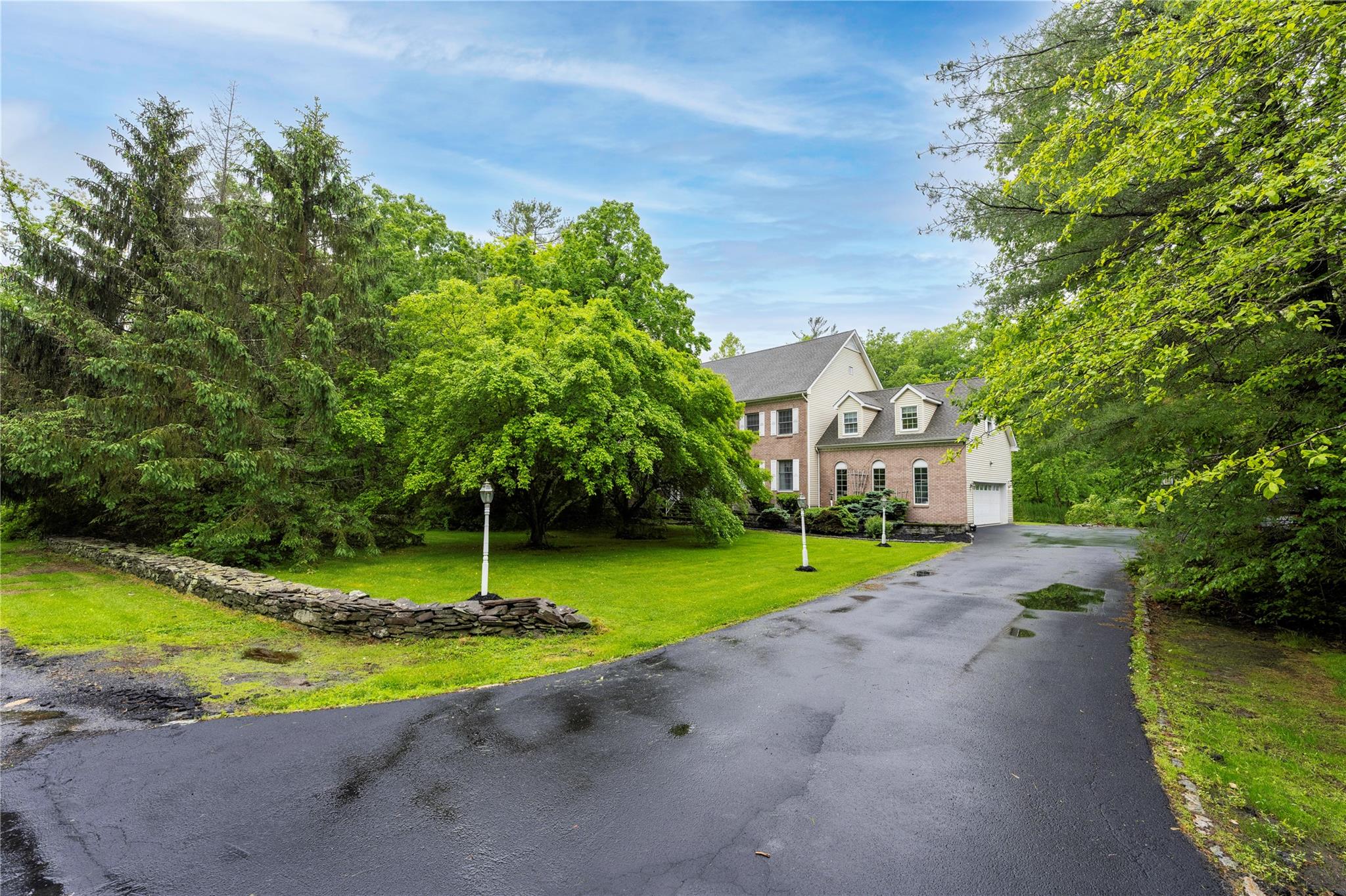 #5 photo, 17 Stonegate Drive, Hyde Park , NY 12538