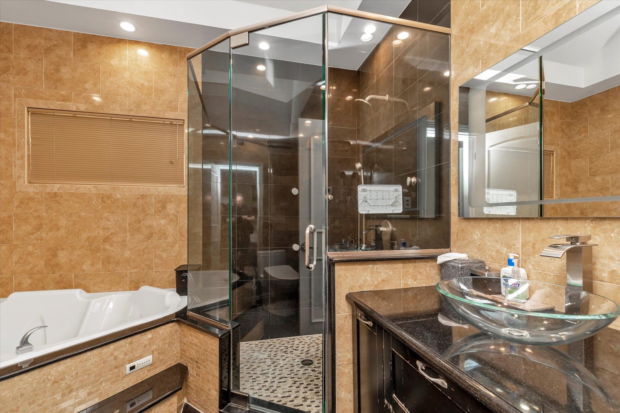 #13 photo, 142-30 13th Avenue, クイーンズ区 Malba , NY 11357