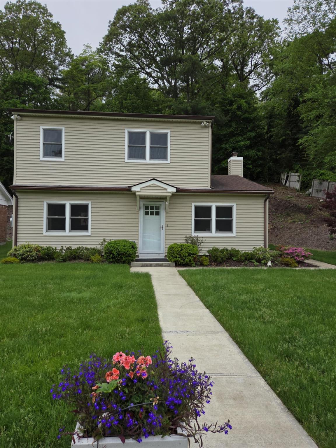 #1 photo, 2B Carol Court, Dix Hills , NY 11746