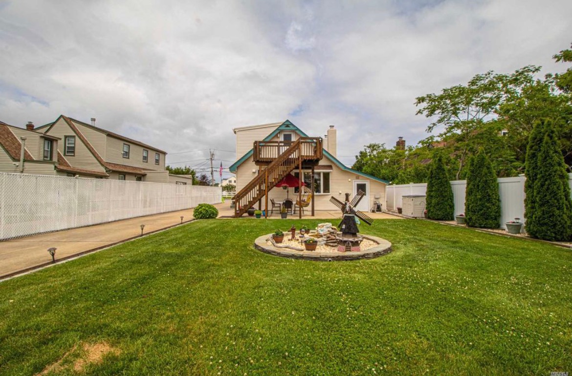 #24 photo, 145 Clocks Blvd, ナッソー郡 Massapequa , NY 11758