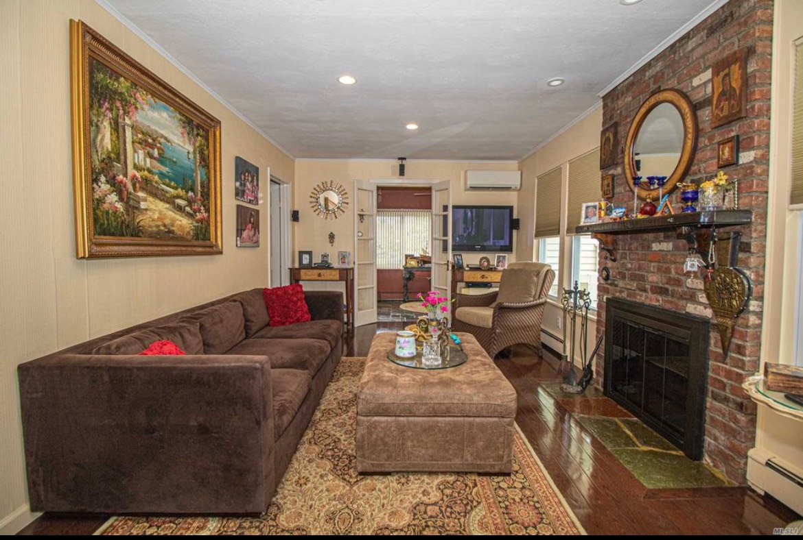 #8 photo, 145 Clocks Blvd, ナッソー郡 Massapequa , NY 11758