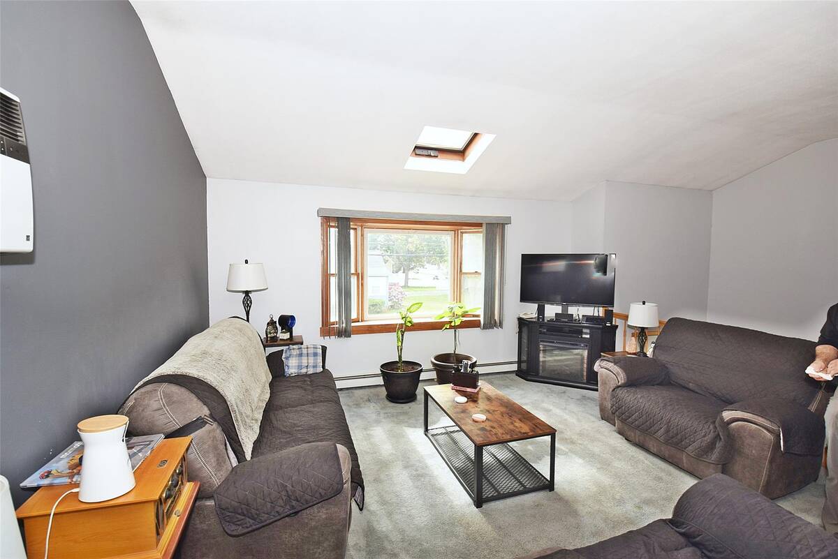 #1 photo, 101 Bishop Road, 東長島 West Babylon , NY 11704