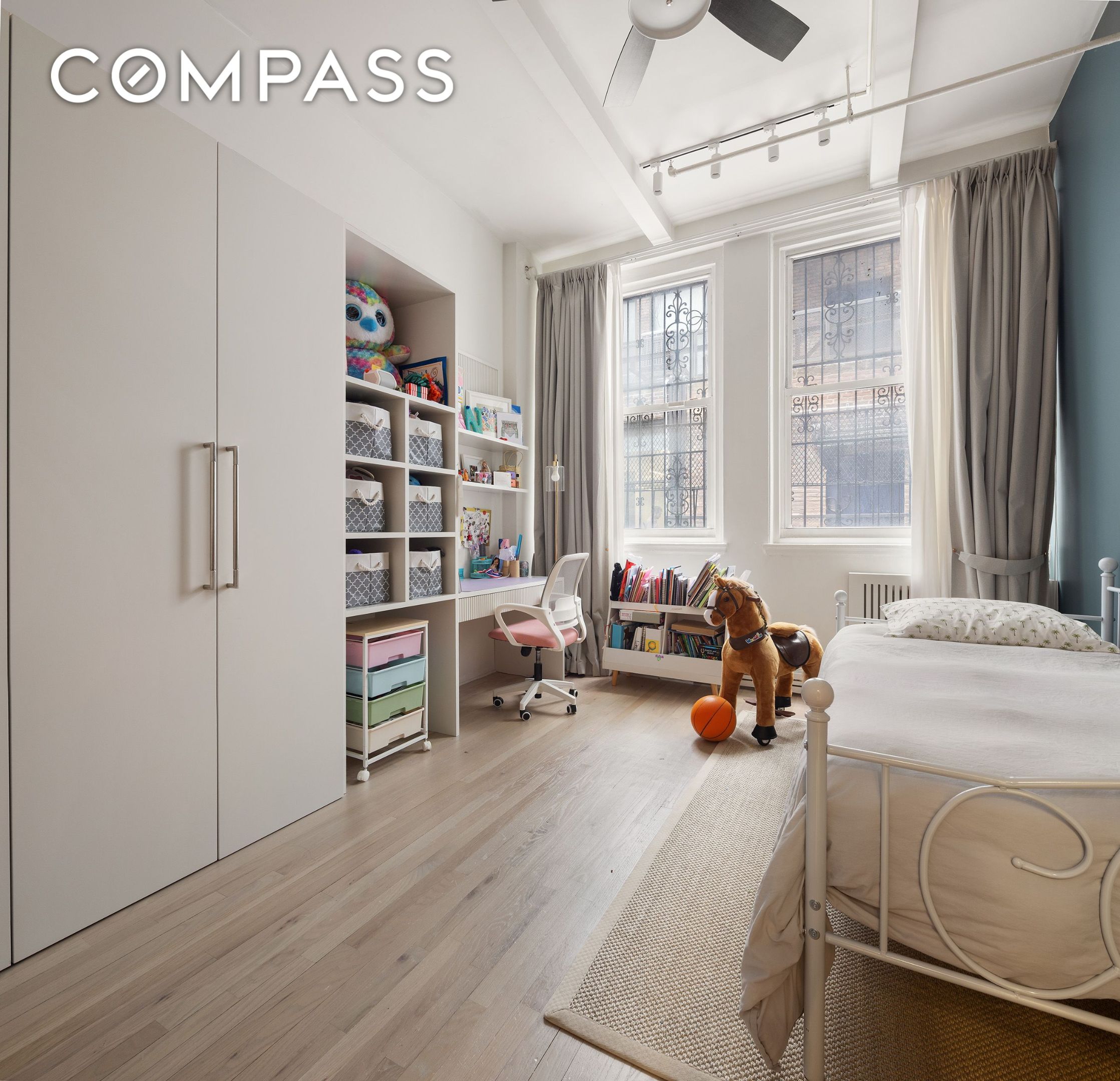 #13 photo, 28 W 38th Street, マンハッタン Midtown South , NY 10018