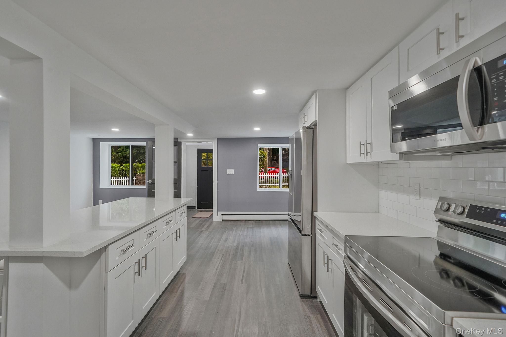 #3 photo, 60 Sunburst Drive, サフォーク郡 Rocky Point , NY 11778