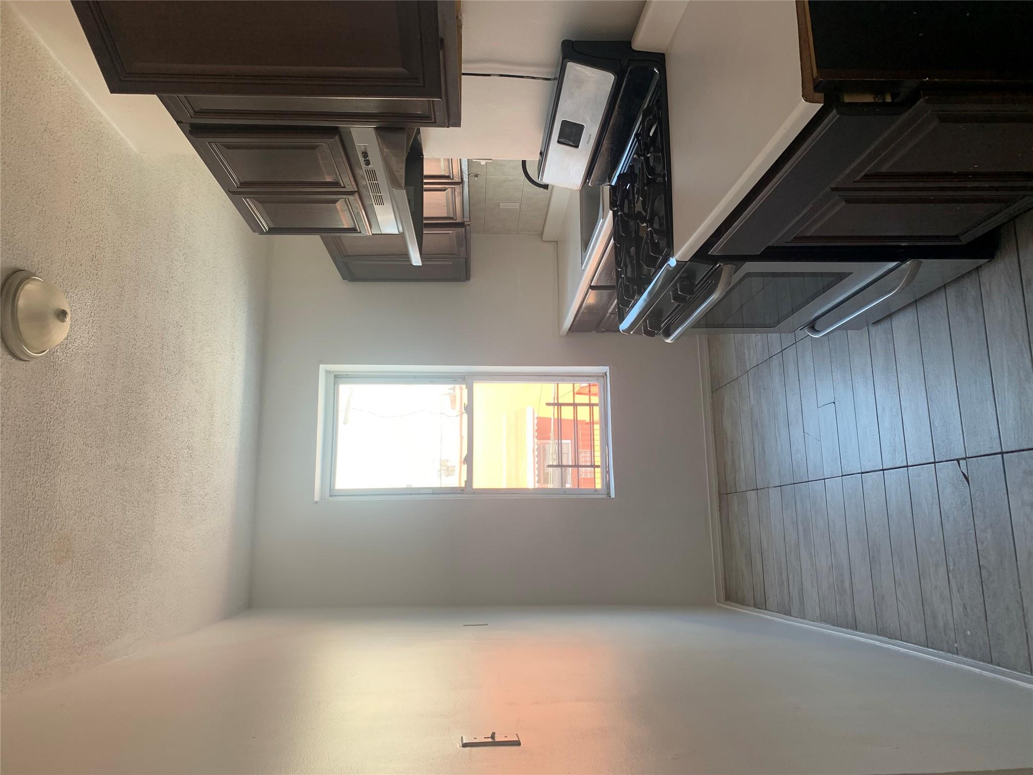 #4 photo, 199 Lincoln Avenue, Brooklyn , NY 11208