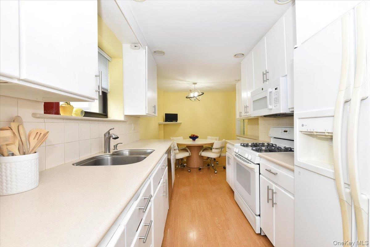 #13 photo, 40 STONER Avenue, ナッソー郡 Great Neck , NY 11021