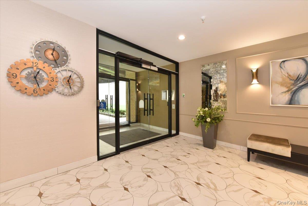 #2 photo, 40 STONER Avenue, ナッソー郡 Great Neck , NY 11021