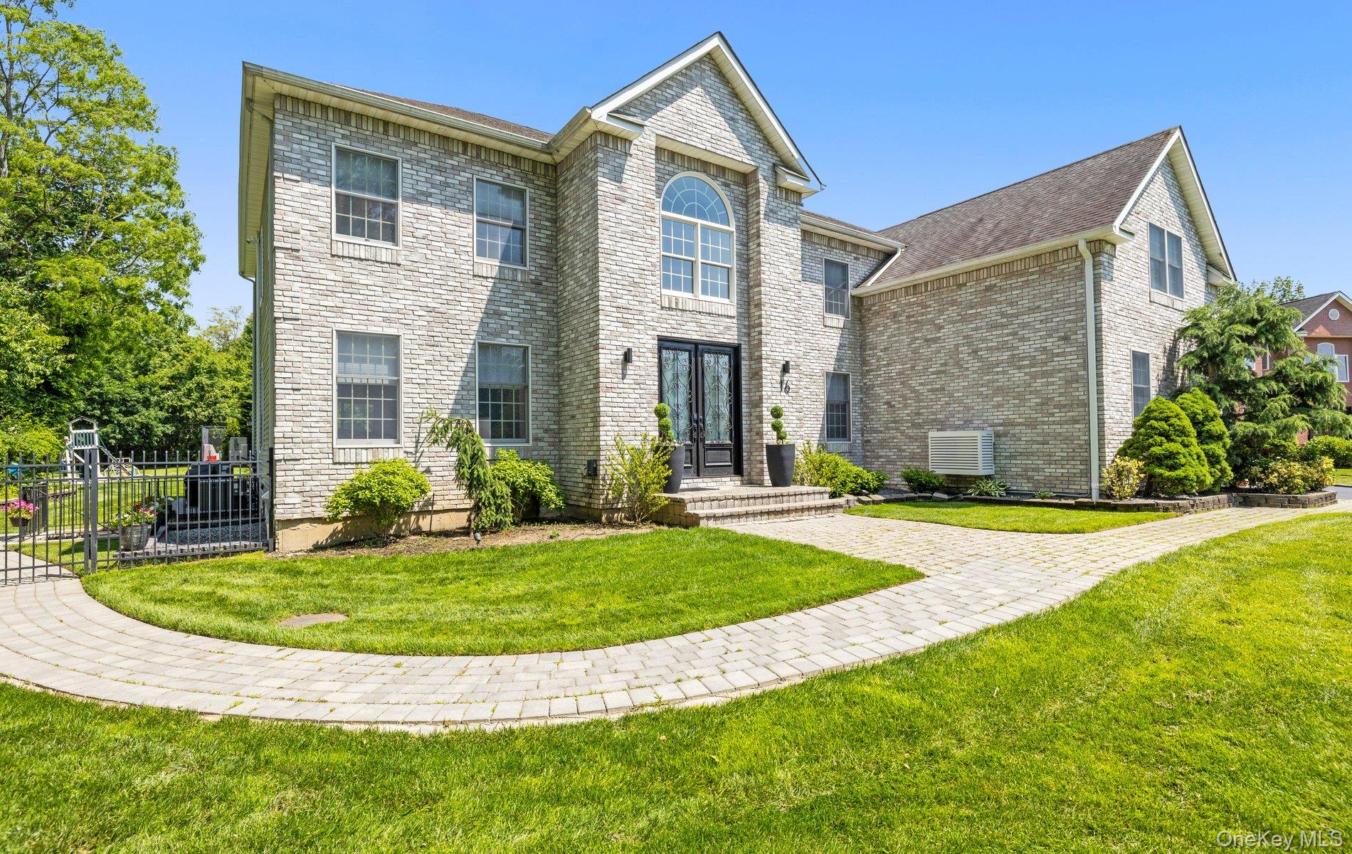 #3 photo, 16 Home Court, 東長島 亨廷顿 Huntington , NY 11743