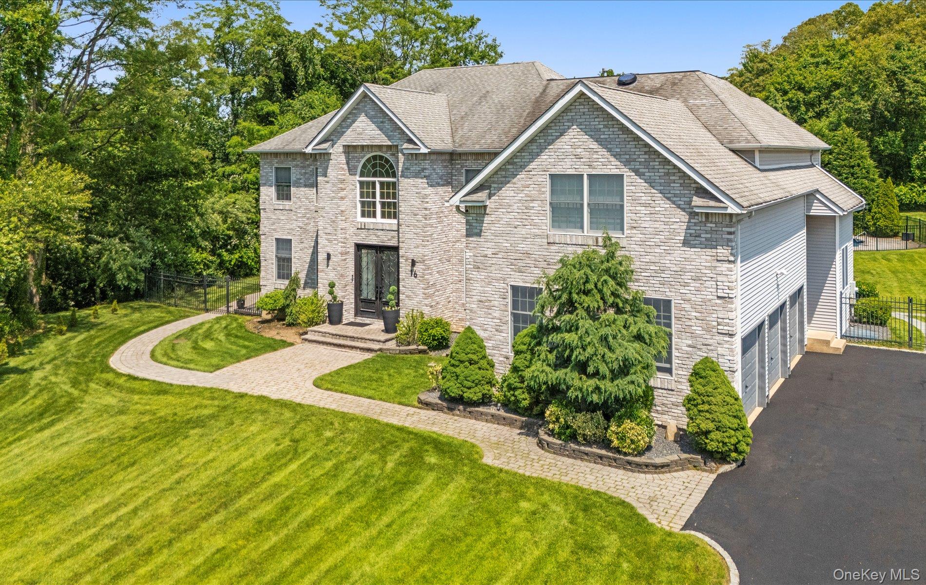 #4 photo, 16 Home Court, 東長島 亨廷顿 Huntington , NY 11743