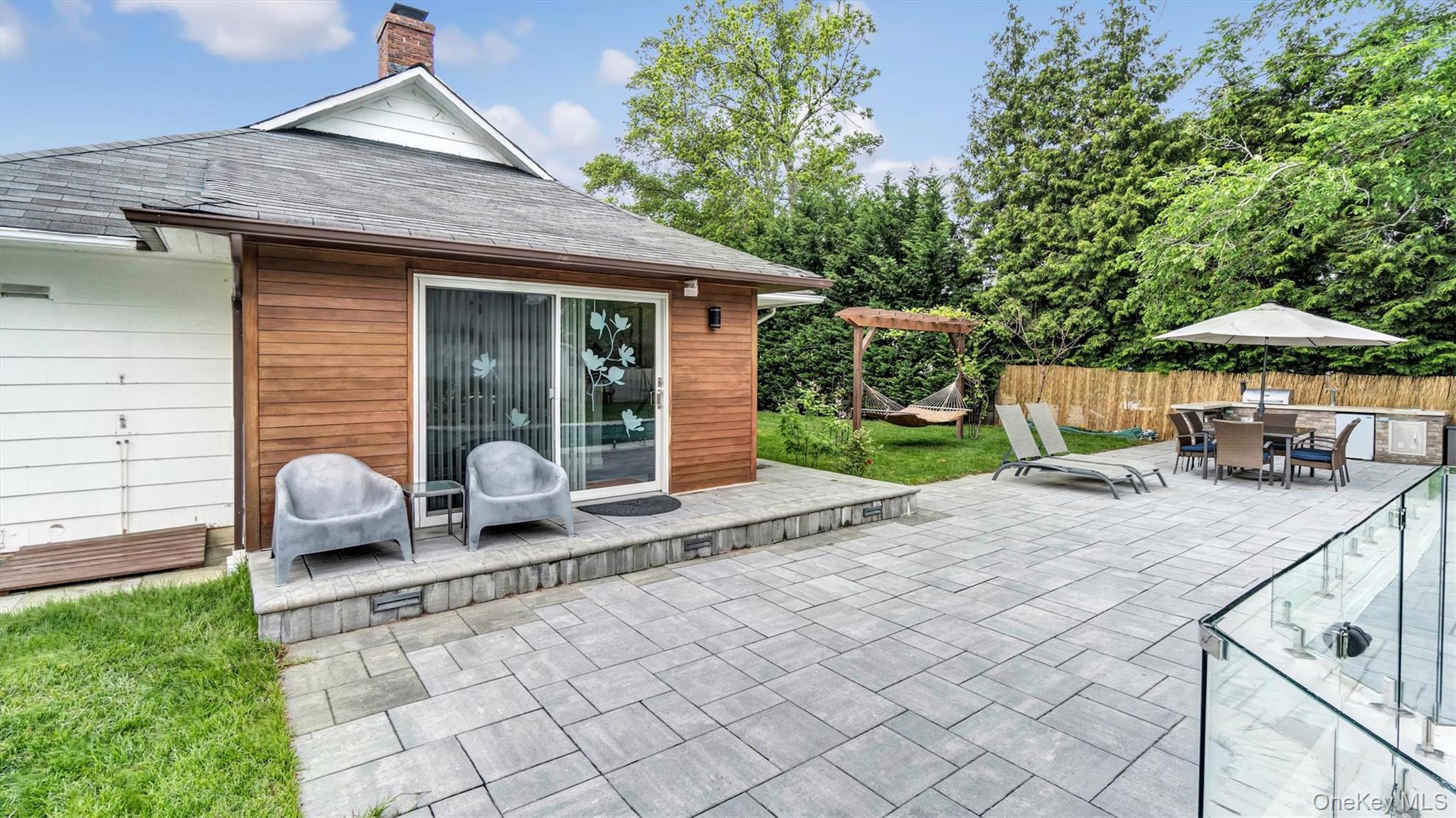 #8 photo, 143 Hallock Street, サフォーク郡 Riverhead , NY 11901