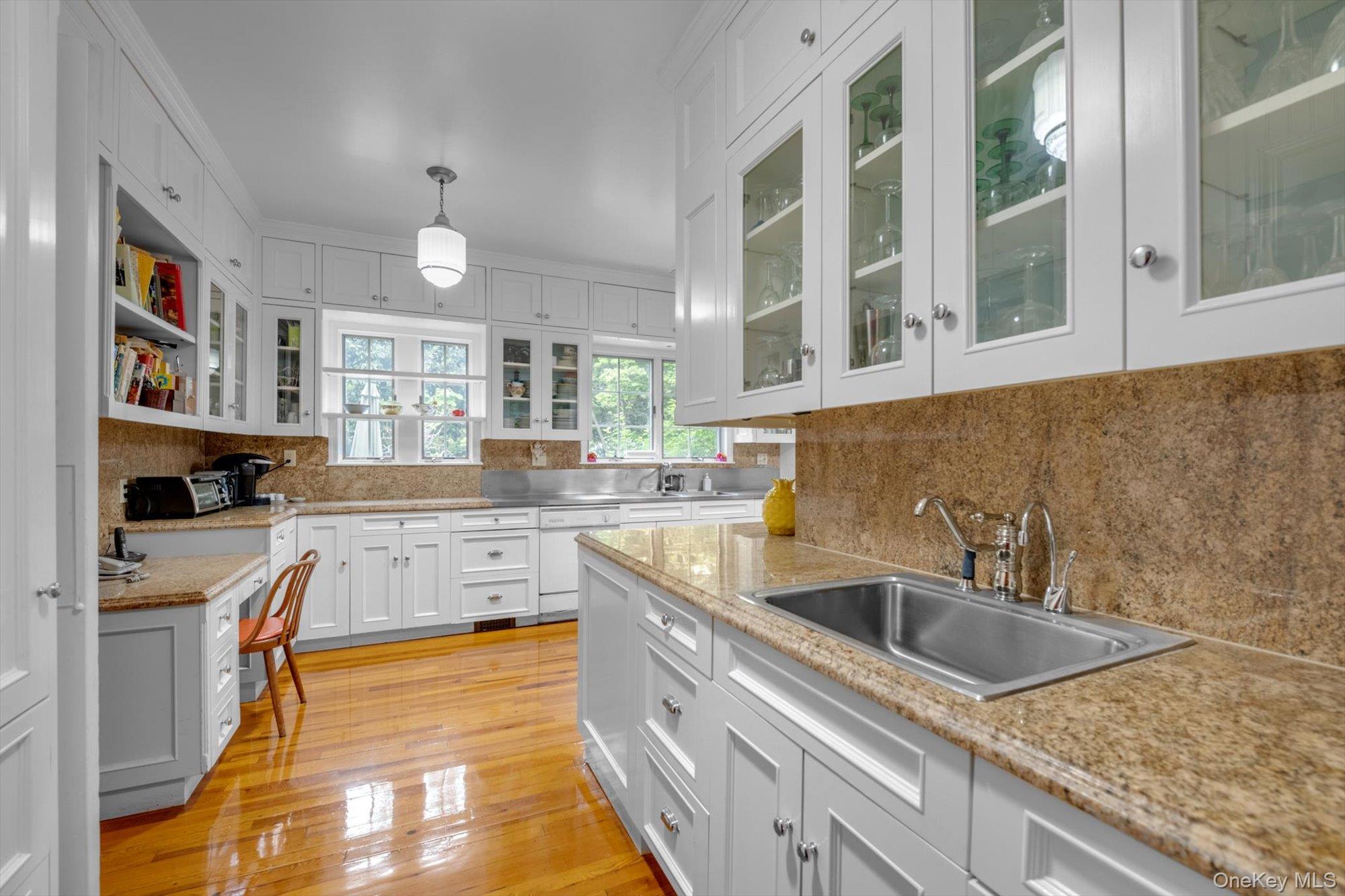 #10 photo, 111 Clent Road, ナッソー郡 Great Neck , NY 11021