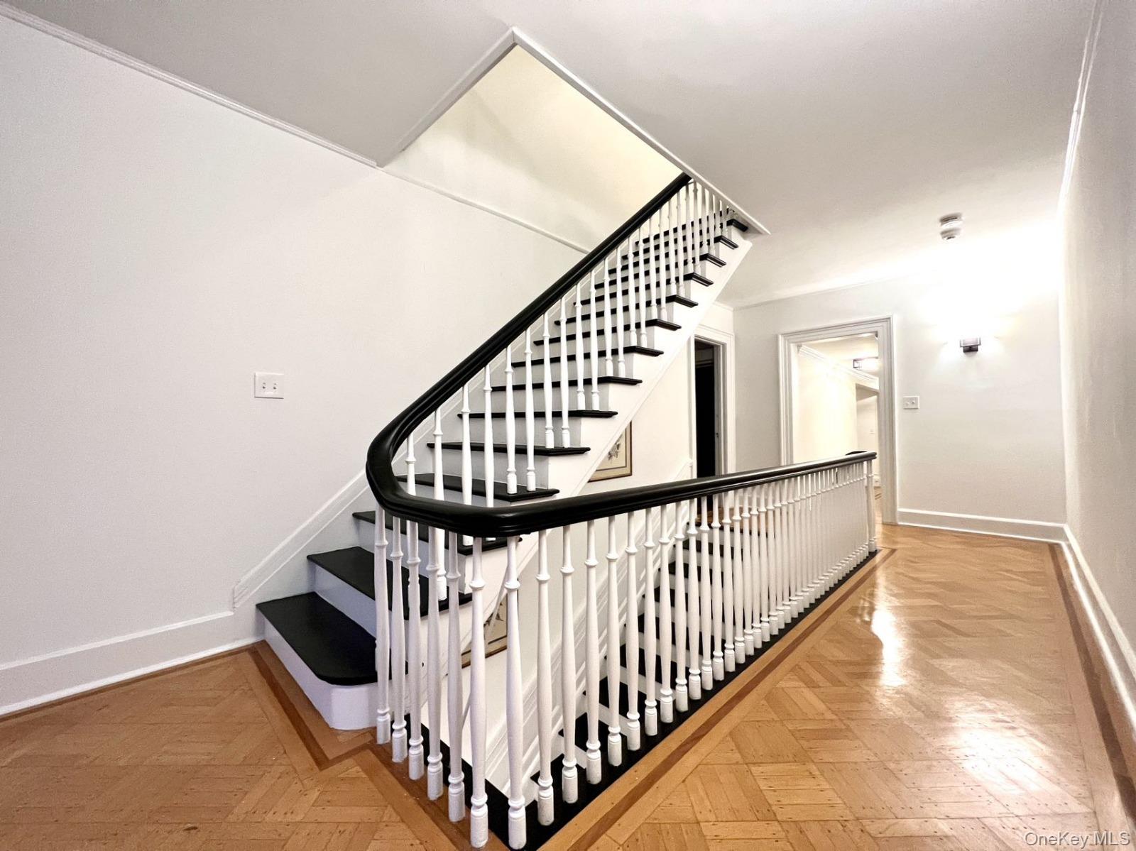 #14 photo, 87 Wheatley Road, ナッソー郡 Old Westbury , NY 11568