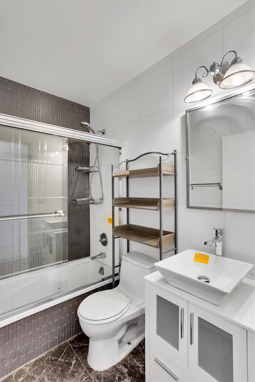 #13 photo, 211 E 46th Street, マンハッタン New York (Manhattan) , NY 10017