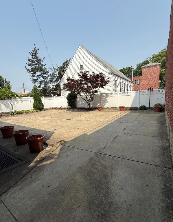 #14 photo, 72-41 Grand Avenue, クイーンズ区 Maspeth , NY 11378