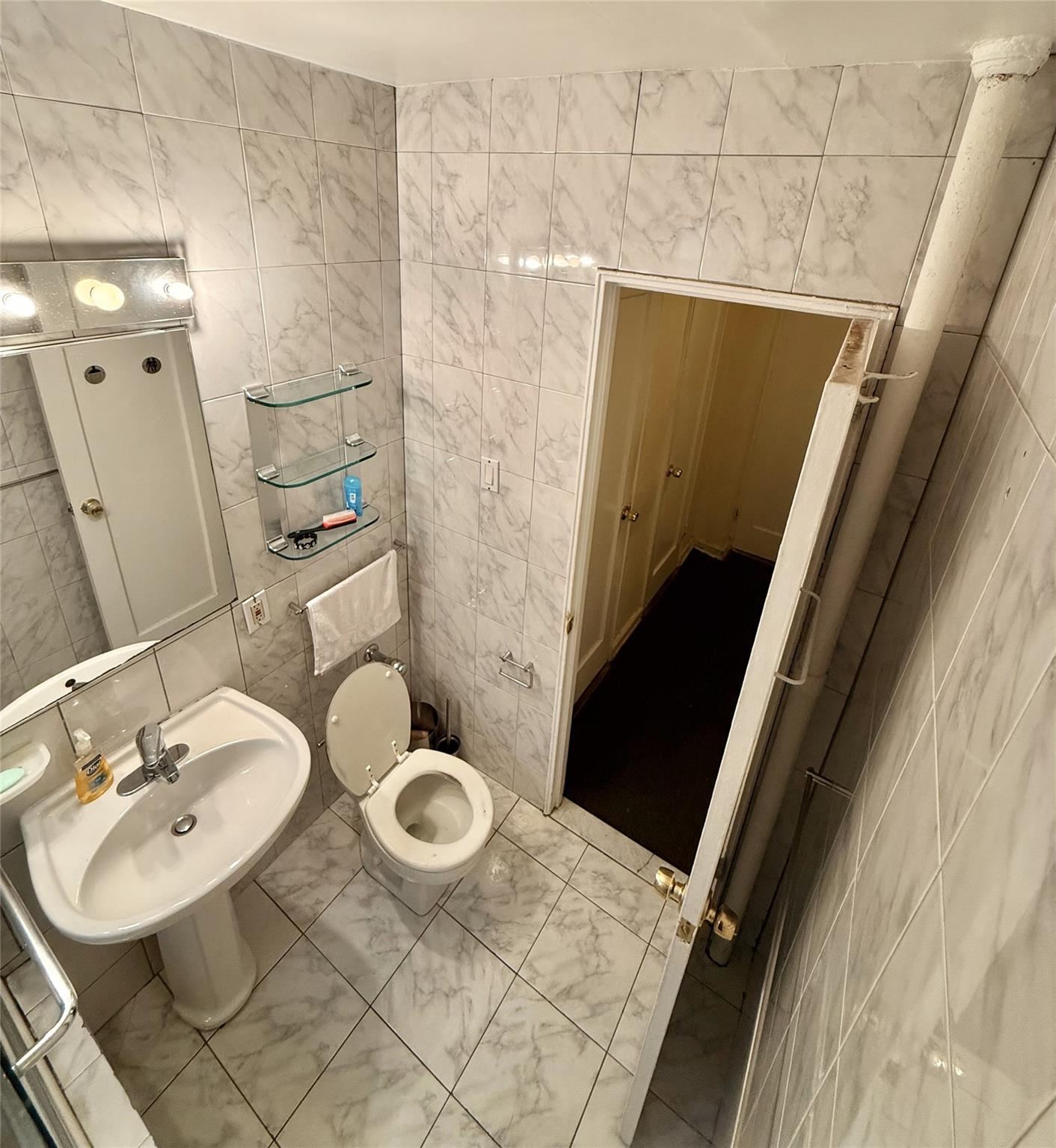 #8 photo, 105-24 64, 皇后區 森林小丘 Forest Hills , NY 11375